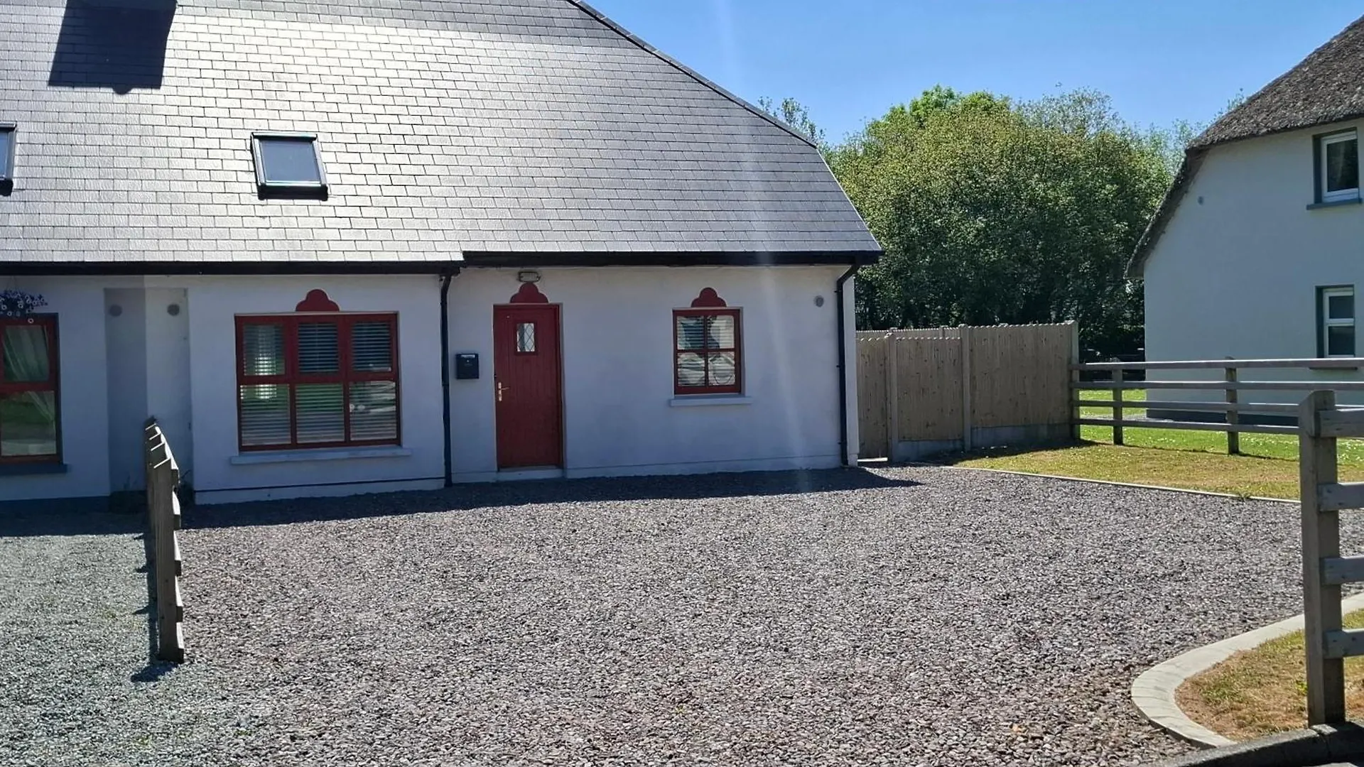 Crurtin Kitty'S Cottage Killarney 0*,
